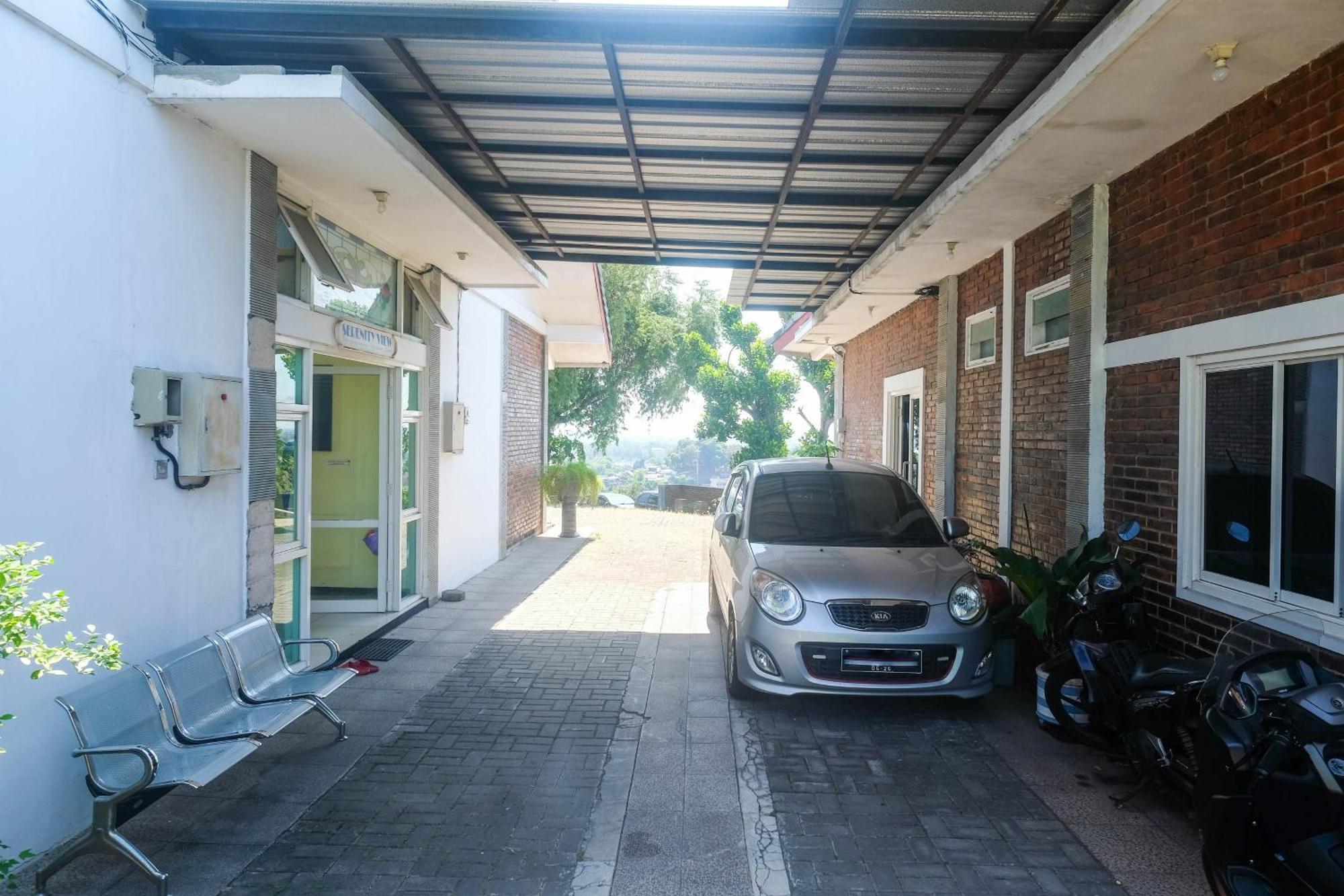Reddoorz Near Exit Tol Krapyak 3 Hotel 2*