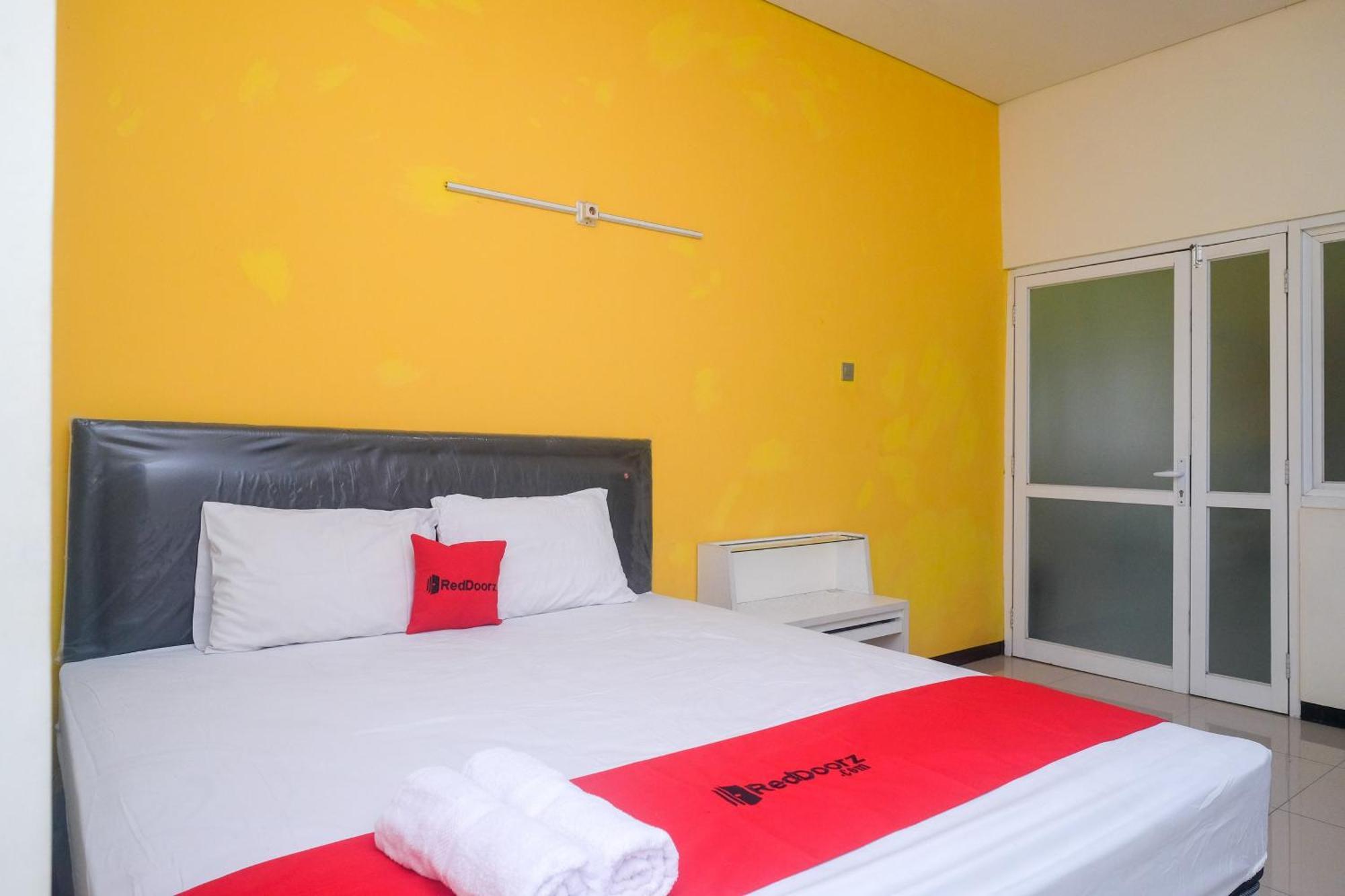 Reddoorz Near Exit Tol Krapyak 3 Hotel 2*