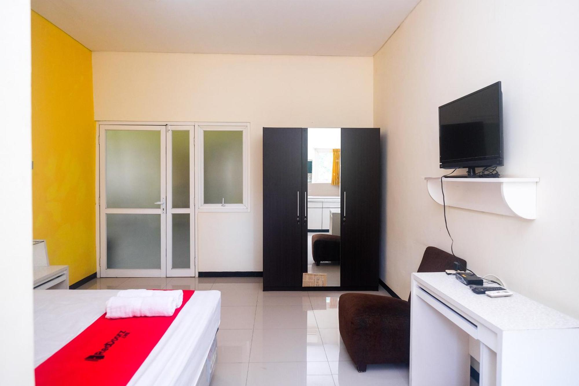 Hotel Reddoorz Near Exit Tol Krapyak 3 2*